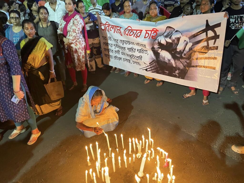 আরজি কর-কাণ্ডে উত্তাল রাজ্য: বিচারের দাবিতে পথে সাধারণ মানুষ