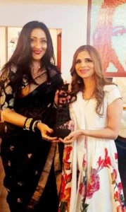 বিদেশে প্রশংসিত 'পুরাতন', সেরা ছবির পুরস্কার হাতে ঋতুপর্ণা ও শর্মিলাকন্যা সাবা