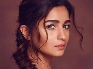 নগ্ন মেকআপ (Nude Makeup) লুক টিপস: কিভাবে ৭টি সহজ ধাপে এই মেকআপ করা যায়