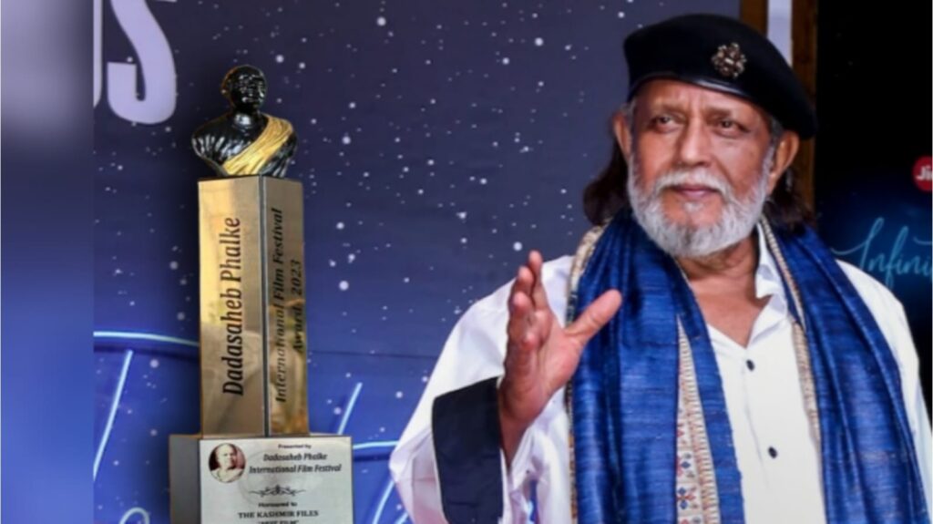 মিঠুন চক্রবর্তী পাচ্ছেন দাদাসাহেব ফালকে পুরস্কার, শুটিং ফ্লোরেই পুরস্কারের খবরে হাজির হলেন নায়ক