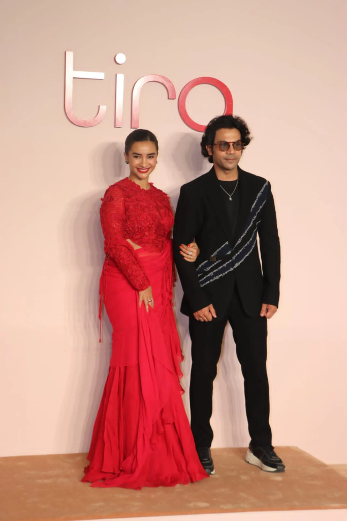 ফ্যাশনের মঞ্চে কারিনা, কিয়ারা ও সুহানা: এক সন্ধ্যায় গ্ল্যামারের ঝলক