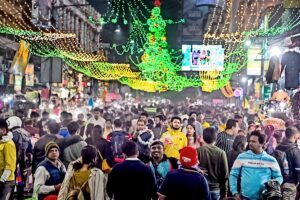 বড়দিনের উদযাপন ঘিরে শহরে কঠোর নিরাপত্তা, অতিরিক্ত বাহিনী মোতায়েন