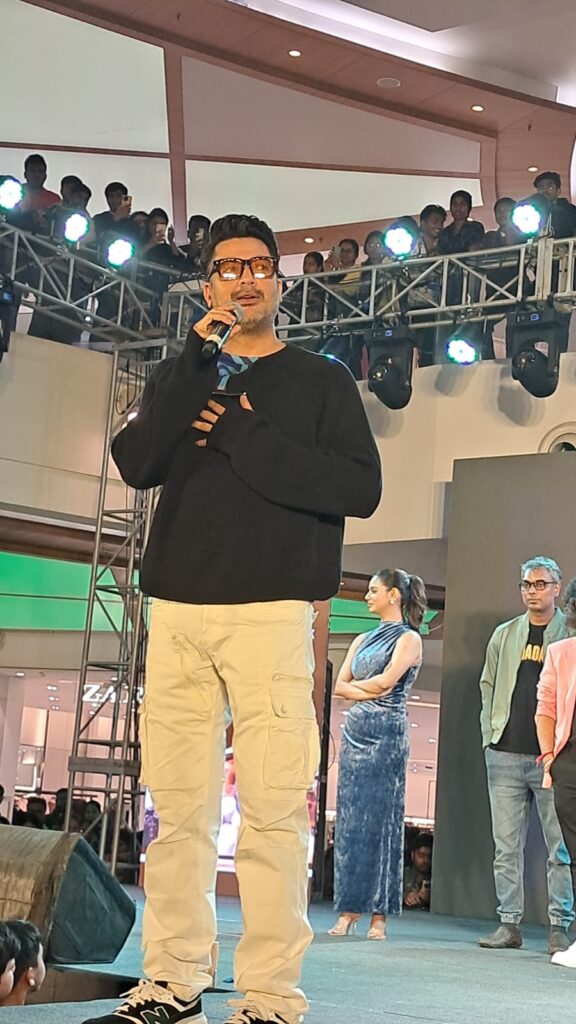 "খাদান" মুভির গ্র্যান্ড মিউজিক লঞ্চ: সুপারস্টার দেবের উপস্থিতিতে উত্তেজনা এবং উল্লাস