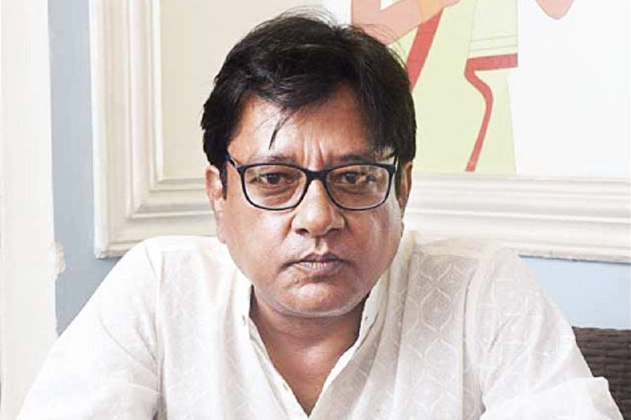 টলিপাড়ায় নক্ষত্রপতন: প্রয়াত ‘বাঘা যতীন’-এর পরিচালক অরুণ রায়