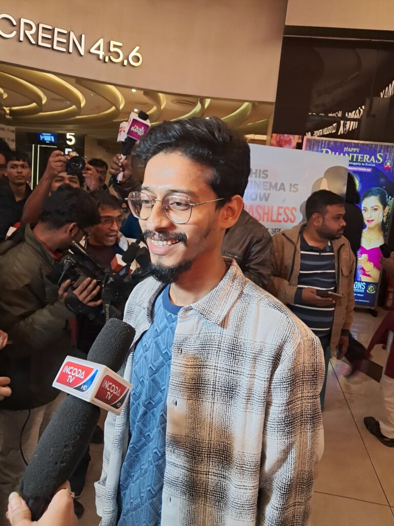 দক্ষিণ কলকাতায় ‘তুরুপের তাস’ মুভি প্রিমিয়ার: এক অসাধারণ সন্ধ্যা