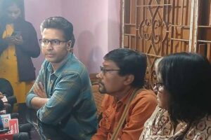 টলিপাড়ায় অচলাবস্থা: পরিচালকদের প্রতিবাদ, নীরব ফেডারেশন, প্রযোজকদের অনীহা!