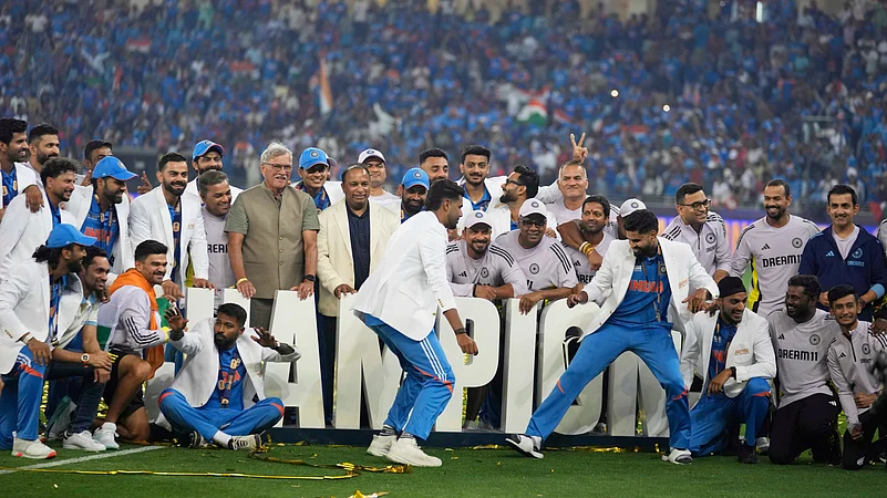 চ্যাম্পিয়ন ভারতের ঝুলিতে একের পর এক বিশ্বরেকর্ড, আরও একবার সবার উপরে তেরঙা