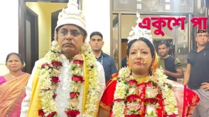 গোধূলিলগ্নে চার হাত এক! বৈশাখী সন্ধ্যায় সম্পন্ন হল বিজেপির বর্ষীয়ান নেতা দিলীপ ঘোষের বিয়ে, মুখ্যমন্ত্রীর তরফে উপহার