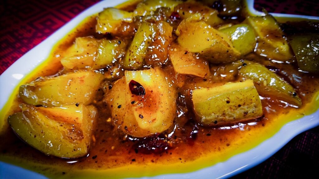 🥭 কাঁচা আমের টক ঝাল মিষ্টি আচার খুব জনপ্রিয় একটি আচার। ঘরেই সহজে বানিয়ে ফেলুন 🥭
