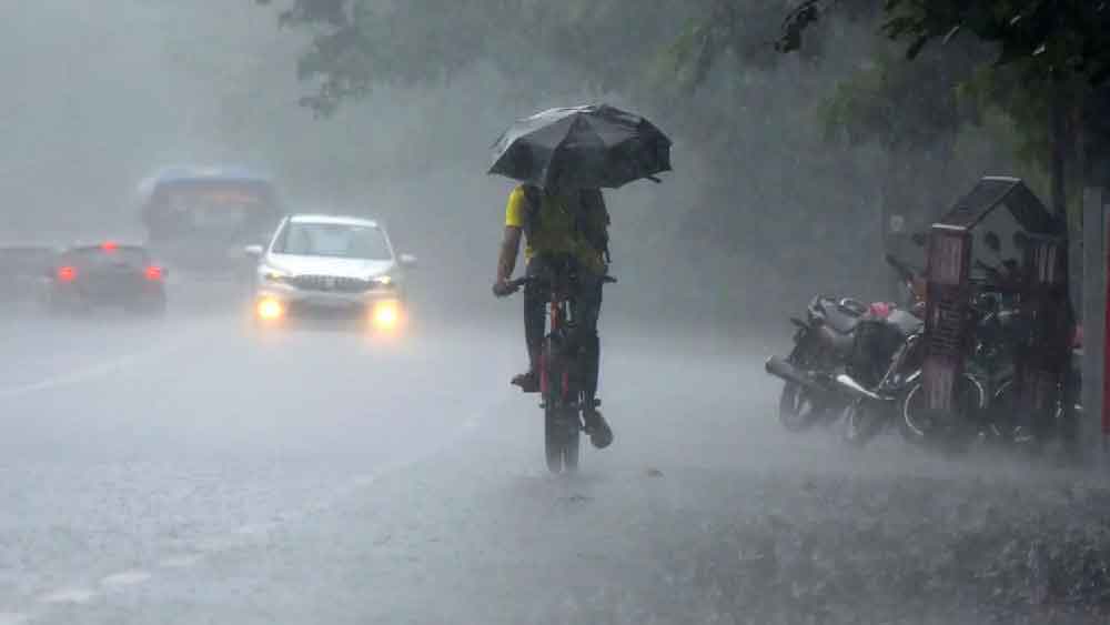 আজ লাল সতর্কতা জারি কলকাতা সহ রাজ্যের ১১ জেলায়, দেখুন কোন কোন জায়গায় হতে পারে অতিভারী বৃষ্টি | পশ্চিমবঙ্গ আবহাওয়া খবর ২৯ মে ২০২৫