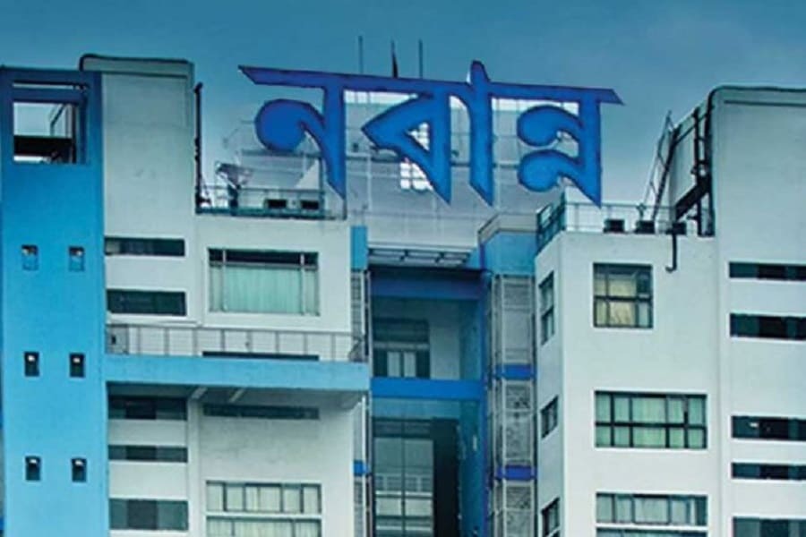 আগামী ৩ মাস রাজ্যে কড়া নজরদারি, খাদ্য ও ওষুধ মজুতের নির্দেশ নবান্নের