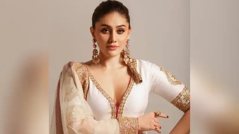 শেফালি জারিওয়ালার মৃত্যুতে শোকস্তব্ধ বলিউড, কার্ডিয়াক অ্যারেস্টেই শেষ নিঃশ্বাস? কী বলছে ময়নাতদন্তের রিপোর্ট?