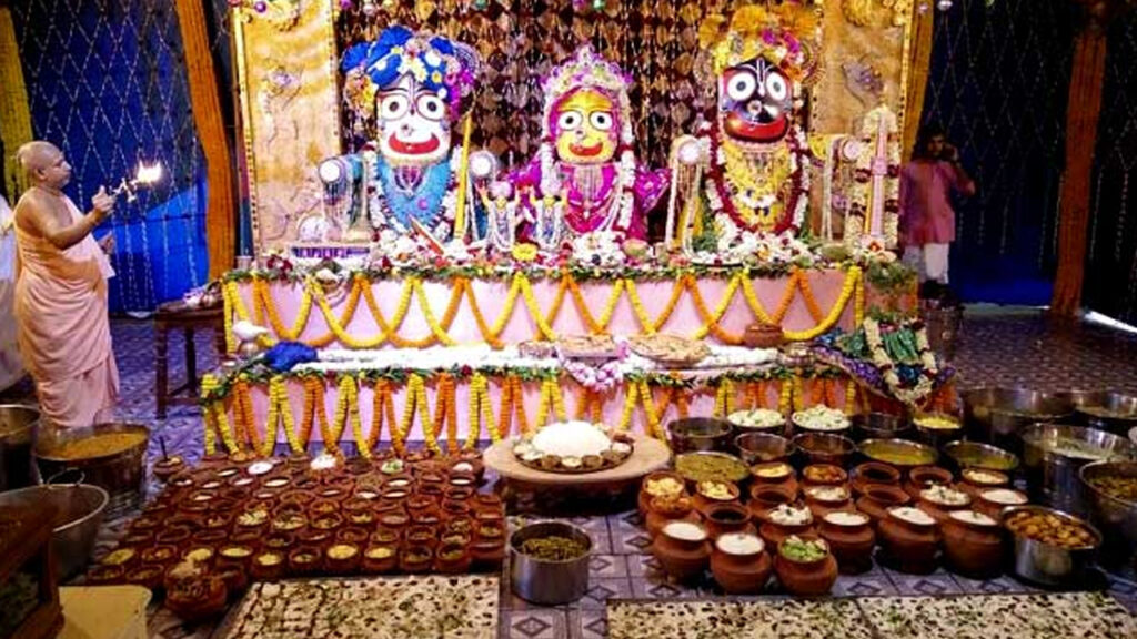 রথযাত্রা ২০২৫: জগন্নাথদেবকে কেন অর্পণ করা হয় ছাপান্ন ভোগ? রাজকীয় ভোগের ইতিহাস ও সম্পূর্ণ তালিকা