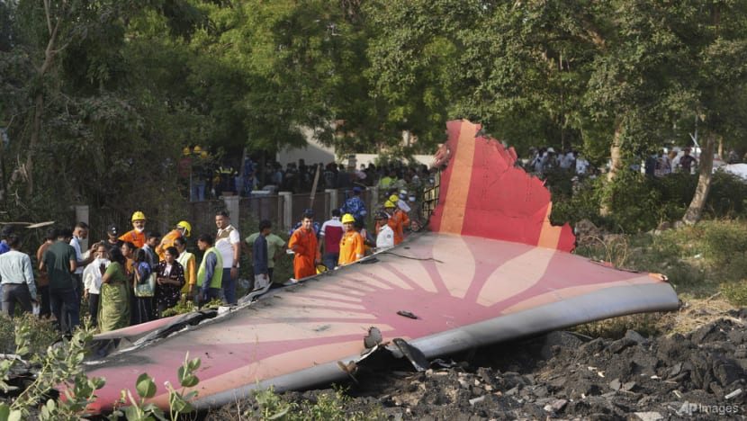 Ahmedabad Plane Crash: সকাল থেকে ফের শুরু উদ্ধারকাজ, এলাকাজুড়ে ধ্বংসস্তূপ, আমদাবাদে পৌঁছলেন প্রধানমন্ত্রী মোদি