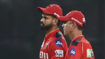 IPL 2025: বিরাট কোহলির ১৮ বছরের স্বপ্নপূরণ, আইপিএল ট্রফি অবশেষে ঘরে!