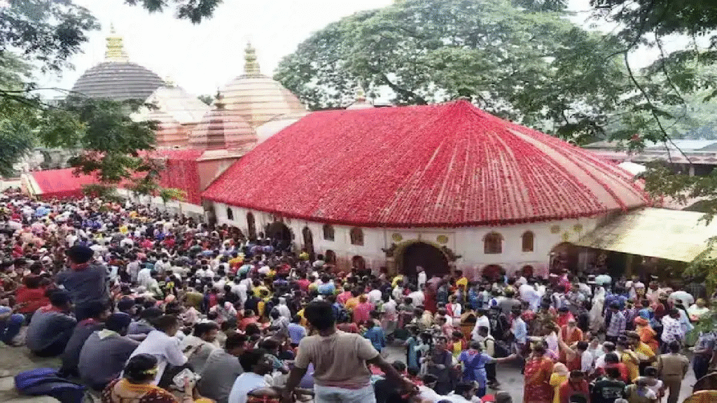 দেবী রজঃস্বলা, মন্দির বন্ধ: কামাখ্যায় শুরু হল পবিত্র আম্বুবাচি উৎসব