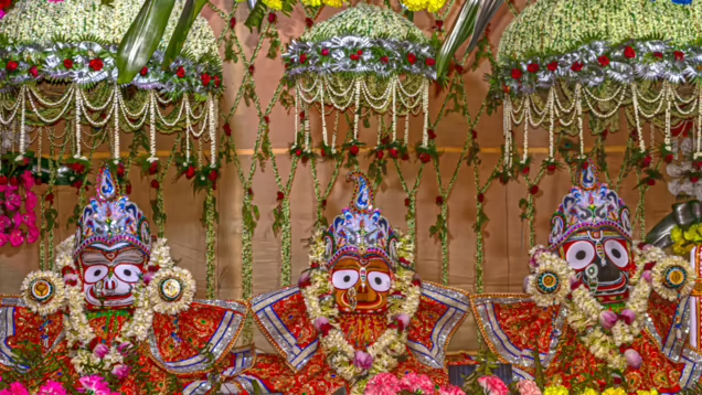 🔱 জগন্নাথের রথযাত্রা: ভক্তি, ইতিহাস, আচার, মিথ ও মহত্বের এক মহোৎসব