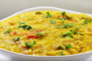 Monsoon Special Khichuri: ইলিশ মাছের মুড়ো দিয়ে বানান হারিয়ে যাওয়া এক বাঙালি খিচুড়ি রেসিপি