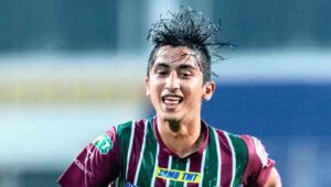 মোহনবাগানে ফিরলেন কিয়ান নাসিরি! ডার্বি হ্যাটট্রিক স্ট্রাইকারকে তিন বছরের জন্য সই করাল সবুজ-মেরুন