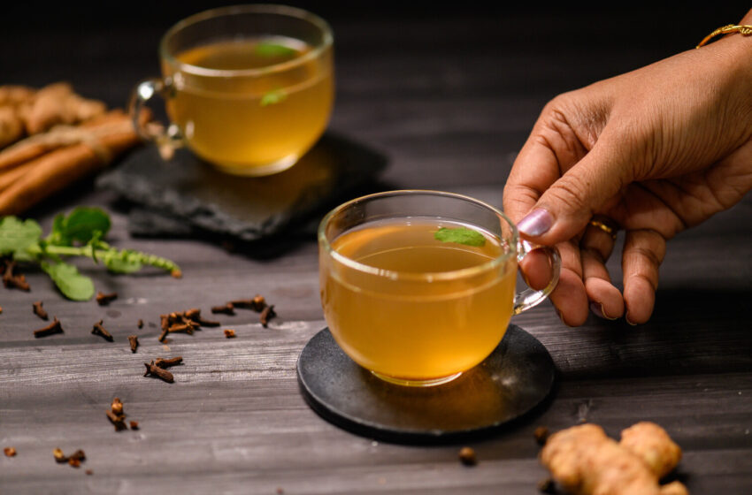 বর্ষায় কাশি-সর্দি? প্রতিদিন এই ভেষজ কাড়া খেলেই মিলবে আরাম, বাড়বে রোগ প্রতিরোধ ক্ষমতা