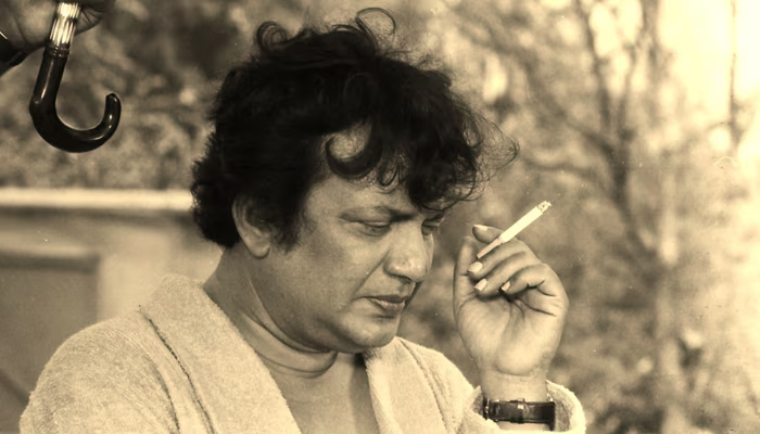 আজও ফিরে আসে সেই বৃহস্পতিবার: উত্তমকুমারের প্রয়াণ দিবসে অশ্রুসজল শ্রদ্ধাঞ্জলি