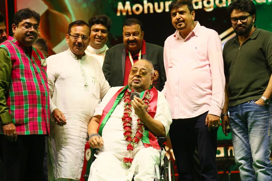 মোহনবাগান দিবসে টুটু বোসকে সম্মান, সৌরভ-ব্যারেটোর আবেগে ভেসে গেল নেতাজি ইন্ডোর