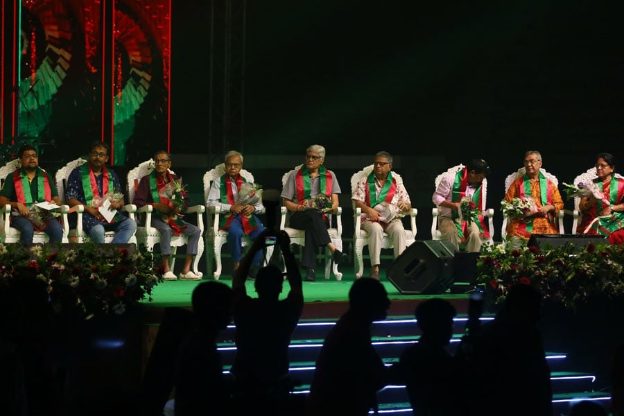 মোহনবাগান দিবসে টুটু বোসকে সম্মান, সৌরভ-ব্যারেটোর আবেগে ভেসে গেল নেতাজি ইন্ডোর
