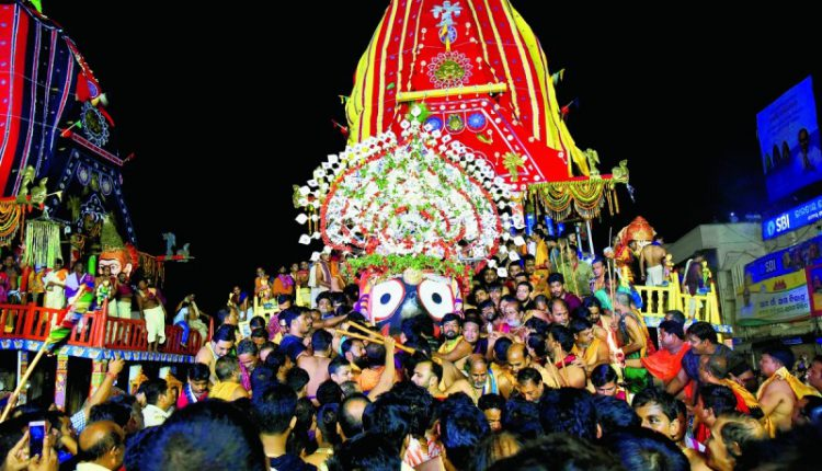 পথ আটকান দেবী লক্ষ্মী! উলটো রথের পর তিনদিন কেন মন্দিরের বাইরে থাকেন জগন্নাথদেব? জানুন কারণ ও উৎসবের কাহিনি