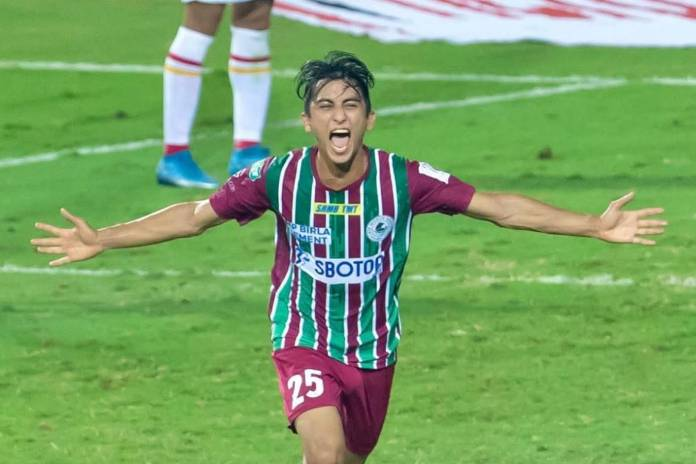 মোহনবাগানে ফিরলেন কিয়ান নাসিরি! ডার্বি হ্যাটট্রিক স্ট্রাইকারকে তিন বছরের জন্য সই করাল সবুজ-মেরুন