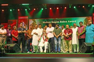 মোহনবাগান দিবসে টুটু বোসকে সম্মান, সৌরভ-ব্যারেটোর আবেগে ভেসে গেল নেতাজি ইন্ডোর