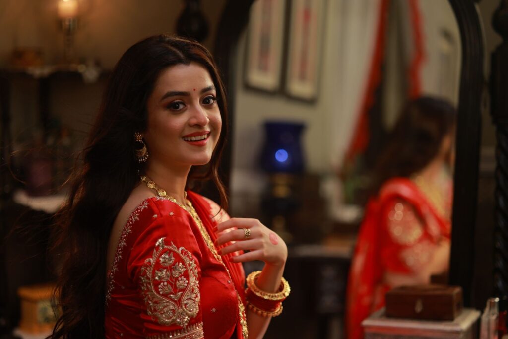 এবার পরিচালকের ভূমিকায় যিশু সেনগুপ্ত, আসছে পুজোর গান ‘দুগ্গা মা এসেছে’