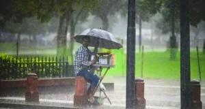 West Bengal Weather Update: দক্ষিণবঙ্গে মাঝারি বৃষ্টি, উত্তরবঙ্গে দুর্যোগপূর্ণ সতর্কতা জারি! কলকাতাতেও হালকা ঝড়-বৃষ্টি
