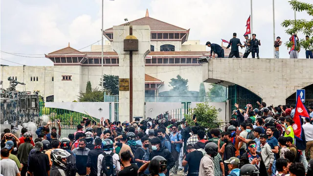 Gen-Z-র প্রতিবাদে উত্তাল নেপাল, কাঠমাণ্ডু ফ্লাইট বাতিল ইন্ডিগো-স্পাইসজেট | Nepal Protest News