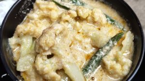 আর একঘেয়ে নয়! ঘরোয়া উপকরণেই বানিয়ে ফেলুন নিরামিষ ‘ফুলকপির রেজালা’