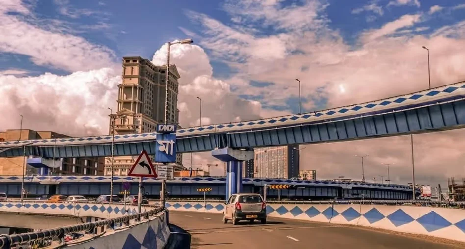 টানা ১৪ দিন মা ফ্লাইওভার বন্ধ — জানুন কোন কোন রুটে গাড়ি ঘুরবে, কী জানাল পুলিশ