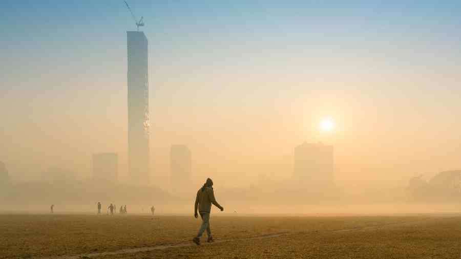 কলকাতার হাওয়ায় কতটা ‘বিষ’? দূষণ চরমে, মর্নিংওয়াক এড়ানোর পরামর্শ বিশেষজ্ঞদের