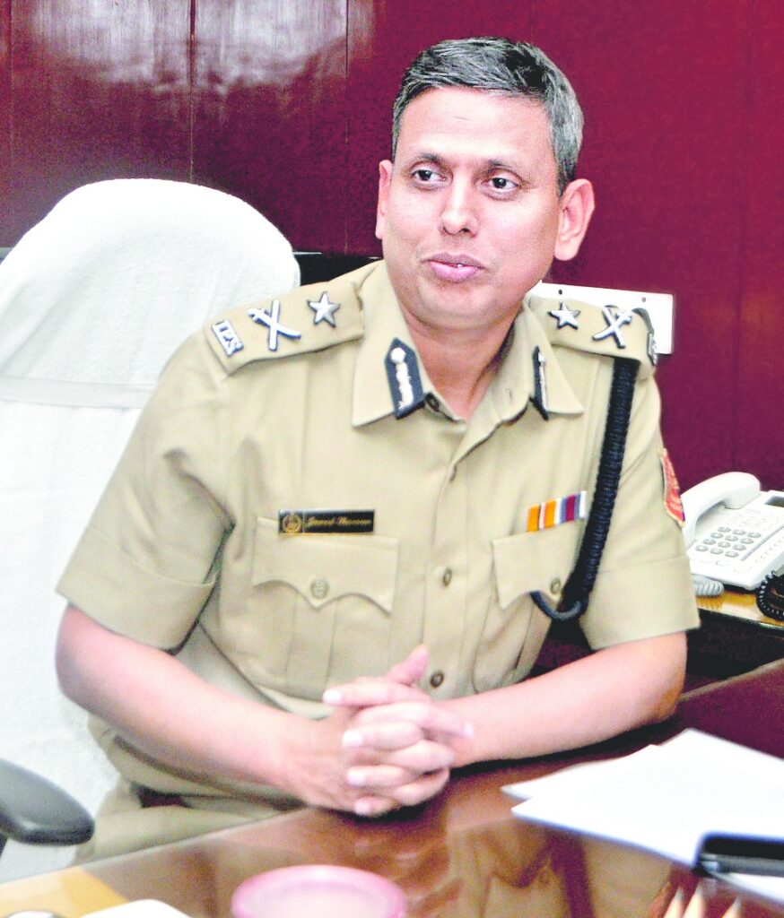 রাজ্য পুলিশের বড় রদবদল: ভারপ্রাপ্ত ডিজি পীযূষ পান্ডে, কলকাতা পুলিশ কমিশনার সুপ্রতিম সরকার | এসটিএফ-এ জাভেদ শামিম, আইন-শৃঙ্খলায় বিনীত গোয়েল