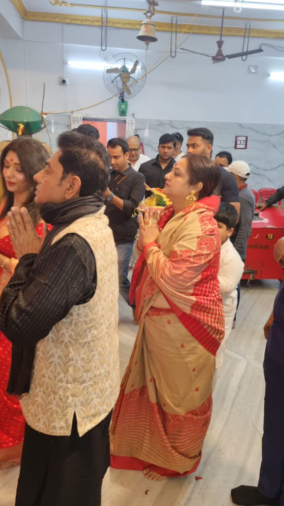 নৈহাটির বড়মা’র মন্দিরে পুজো দিয়ে ‘চোর’-এর শুভ মহরত