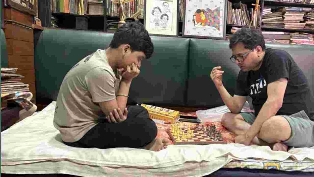 রাহুলের প্রয়াণের এক মাস: শোকাতুর পরিবার, মায়ের দায়িত্ব কাঁধে তুলে নিলেন দাদা অনির্বাণ